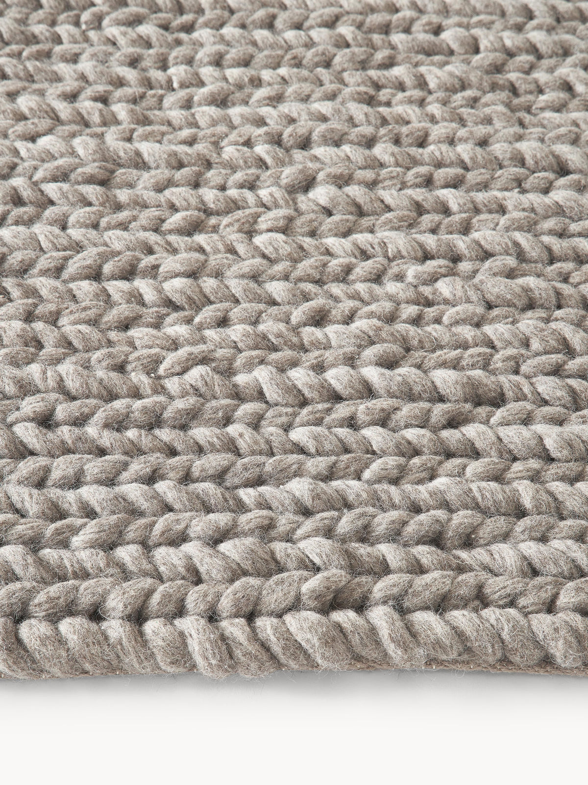 Brunavo Handmade Wool Rug with Braided Texture