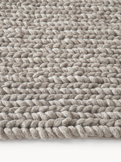 Brunavo Handmade Wool Rug with Braided Texture