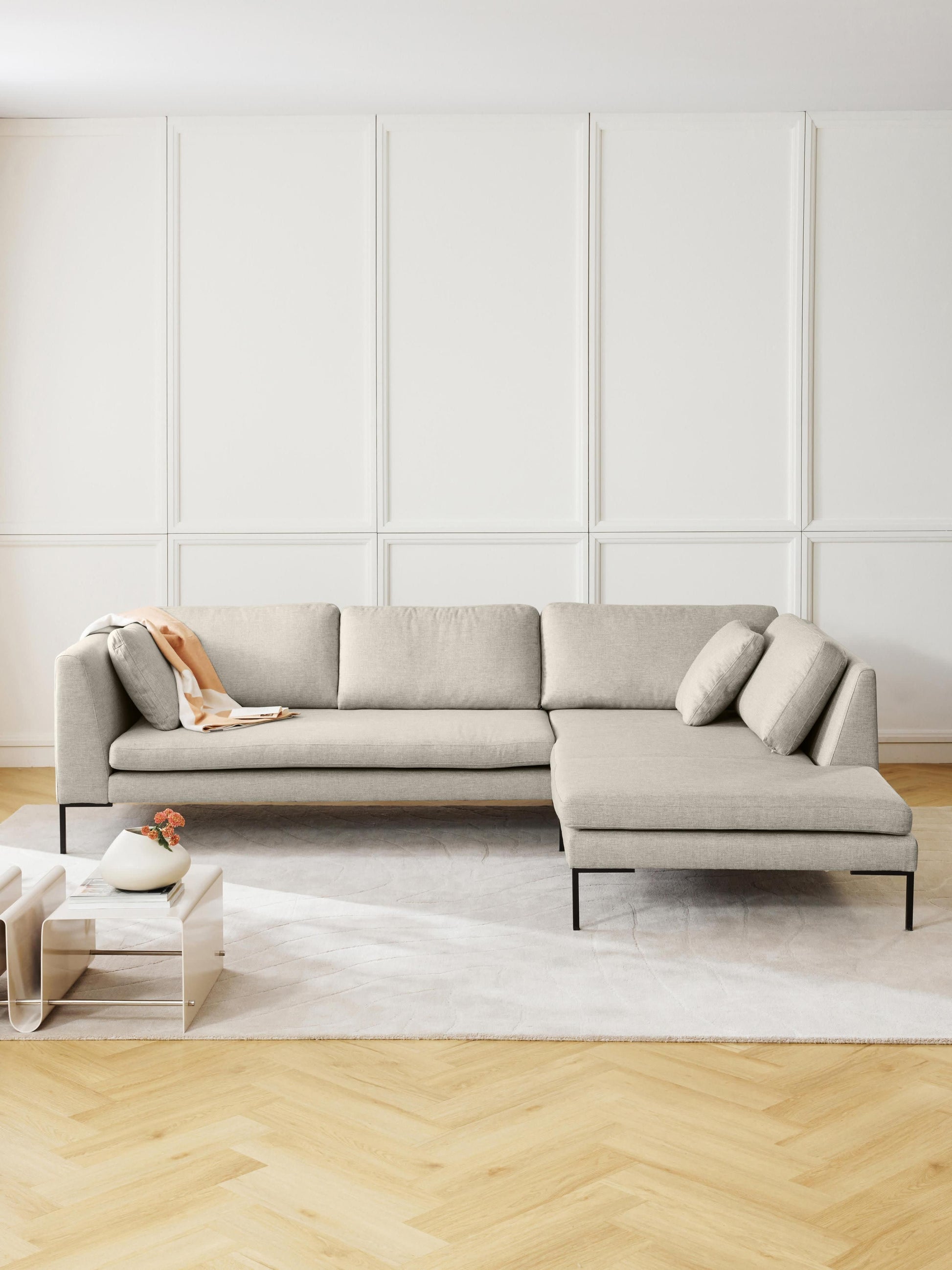 Emvira Corner Sofa with Metal Legs