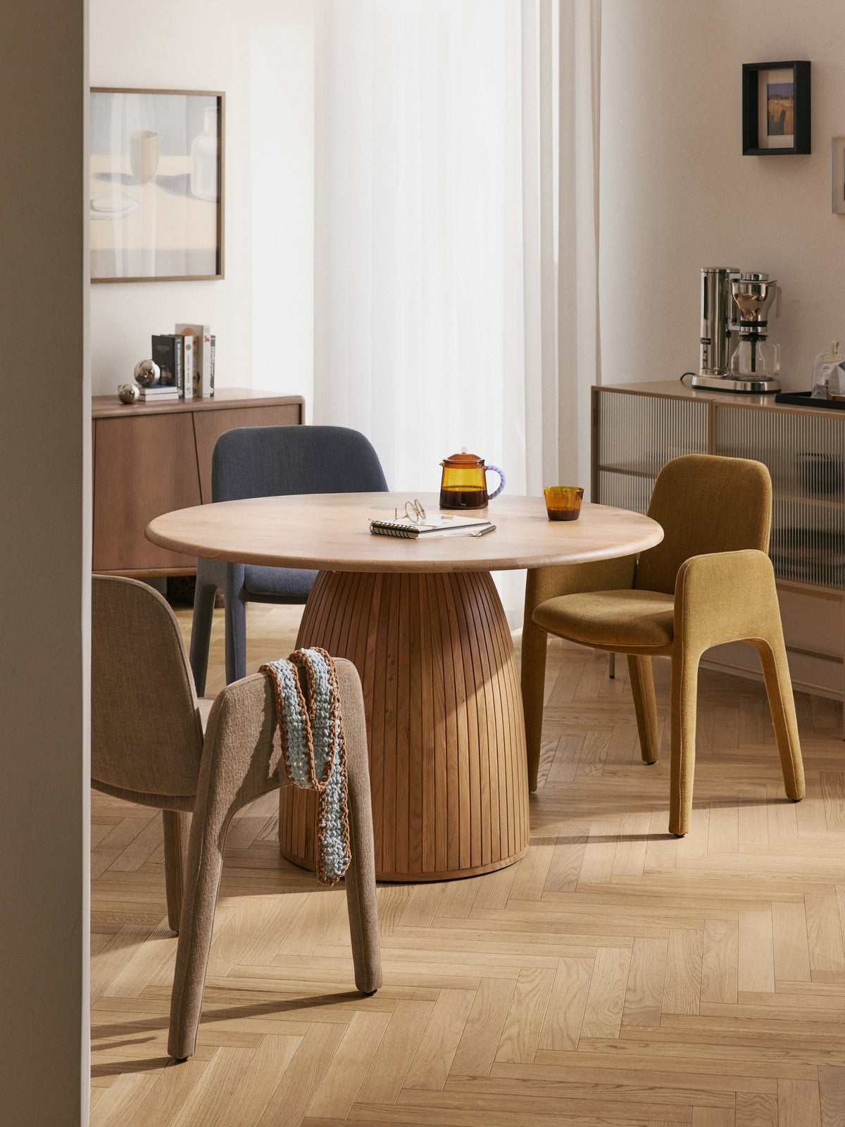 Nelvara Round Dining Table with Fluted Texture, in Various Sizes